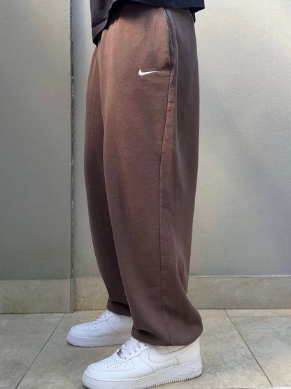 Nike Baggy Joggers Brown